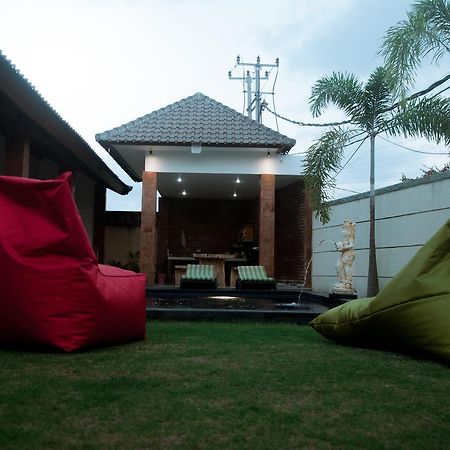 Aghasvina Guest House Canggu Екстериор снимка