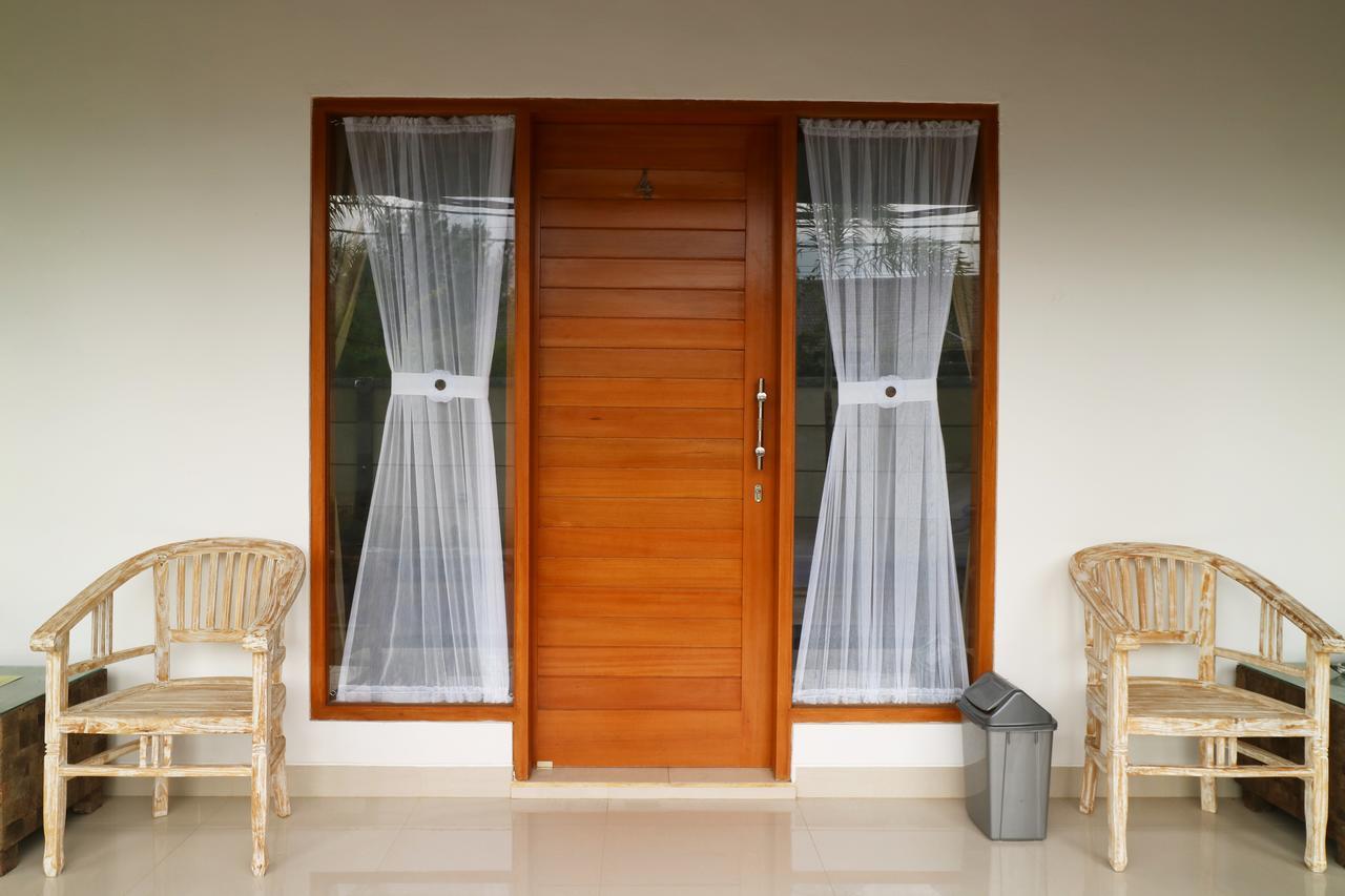 Aghasvina Guest House Canggu Екстериор снимка