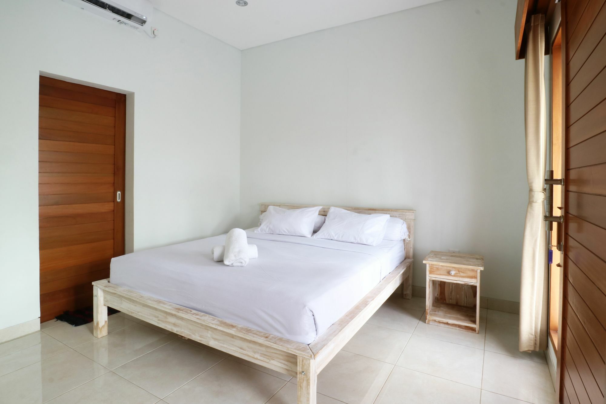 Aghasvina Guest House Canggu Екстериор снимка