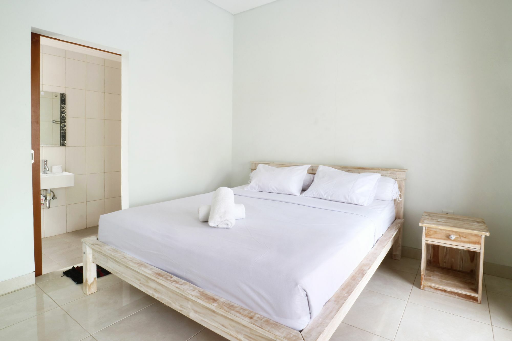 Aghasvina Guest House Canggu Екстериор снимка